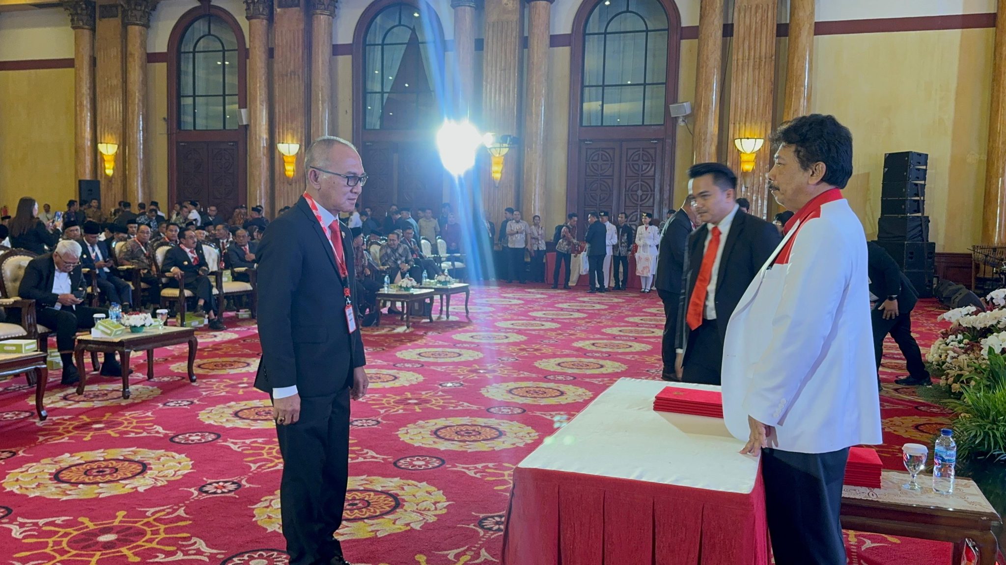 Pj. Bupati Minahasa Tenggara Hadiri Penyerahan Duplikat Bendera Pusaka di Jakarta