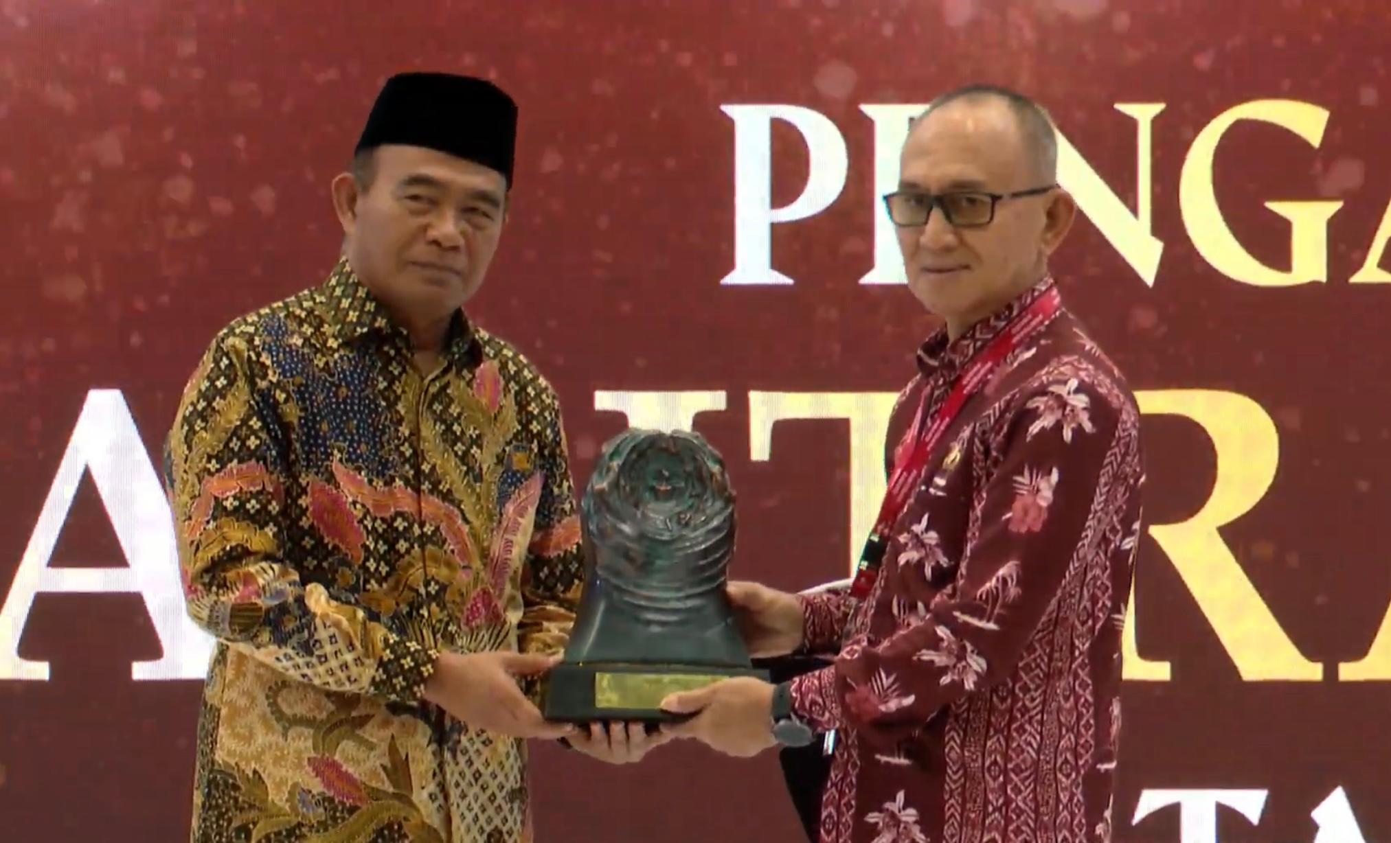 Minahasa Tenggara Terima Paritrana Awards 2024​
