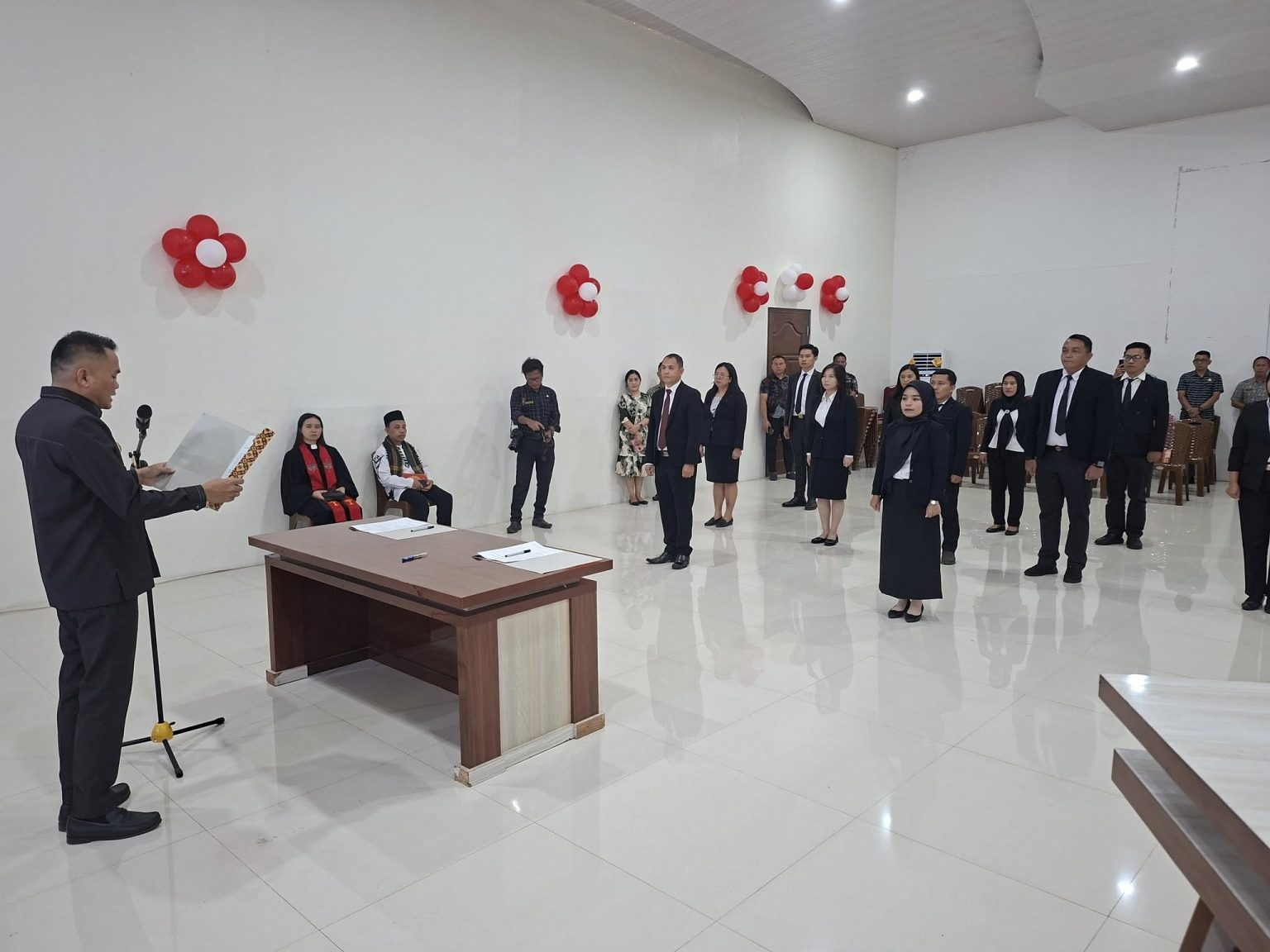 Bupati Lantik 11 Pejabat Fungsional, Tekankan Peningkatan Disiplin dan Kualitas Pelayanan Publik