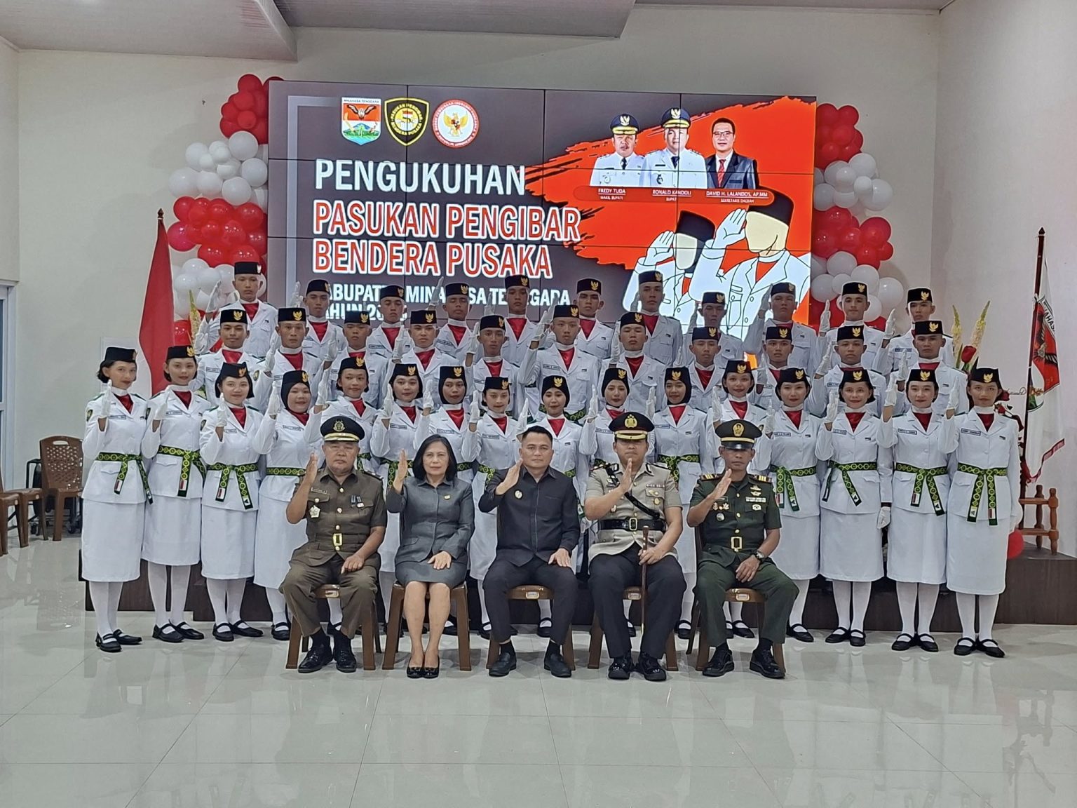 Bupati Ronald Kandoli Kukuhkan Paskibraka Minahasa Tenggara Tahun 2025