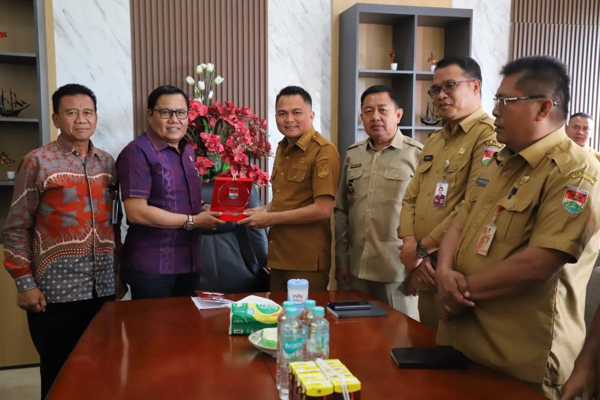 Perkuat Identitas Daerah, Pemkab Mitra dan Kemenkumham Sulut Bahas Sertifikasi Produk Unggulan