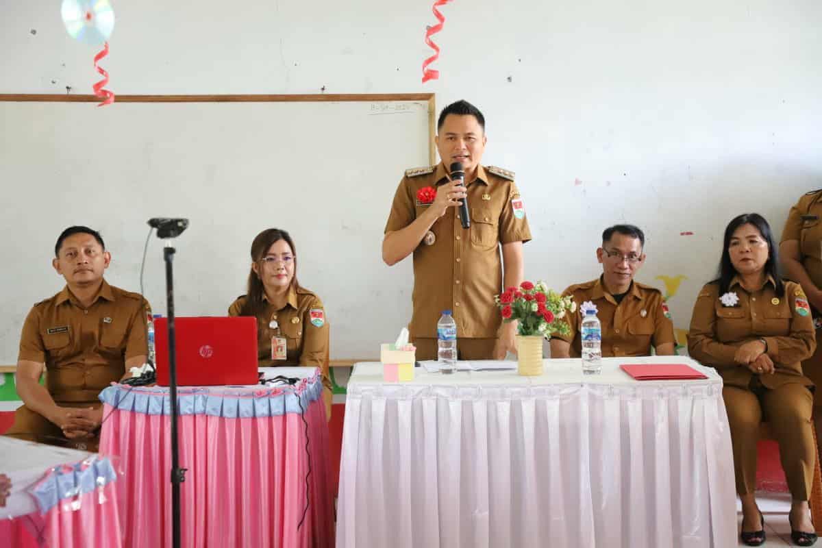 Bupati Ronald Kandoli Buka ANBK SD 2025, Jadi Tolok Ukur Peningkatan Mutu Pendidikan di Minahasa Tenggara
