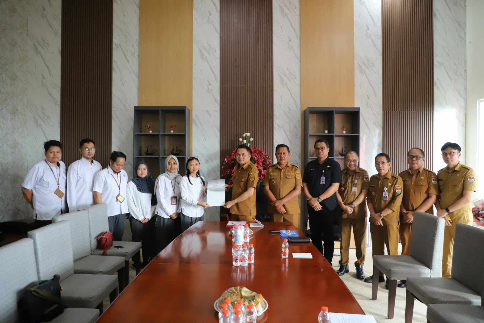 Bupati Ronald Kandoli Terima Tim BPK RI, Pemeriksaan Interim LKPD 2025 di Minahasa Tenggara Dimulai